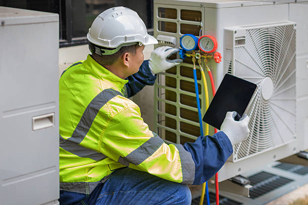 Professional Hvac technician working in Jay, FL